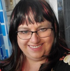 Meet your Posher, Lynne